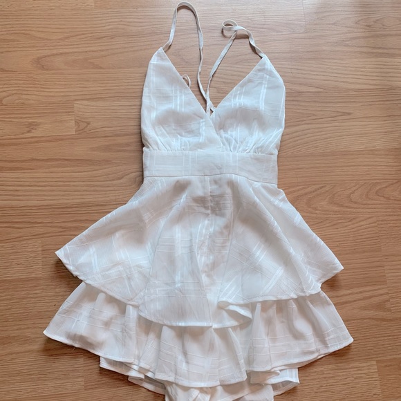 *SOLD* Princess Polly white romper - Picture 4 of 4